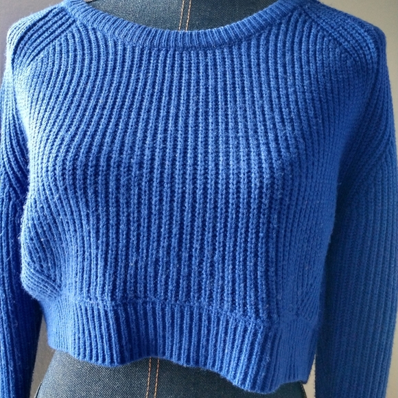 Crop top sweater - Picture 2 of 12